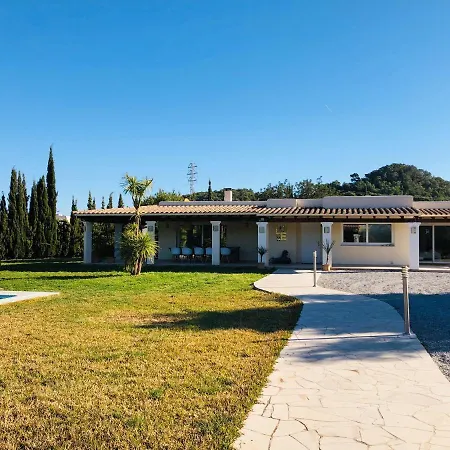 Justbeandbeibiza Bed & Breakfast *