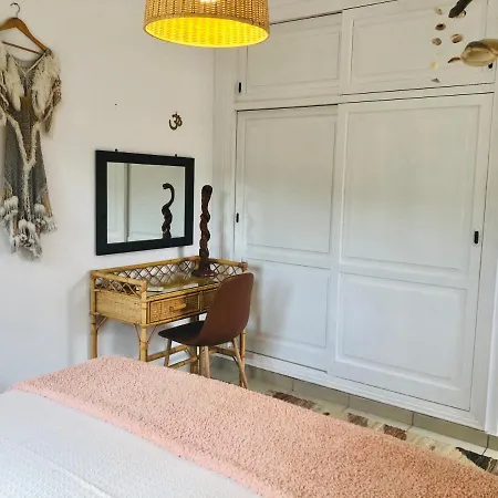 Bed & Breakfast Justbeandbeibiza