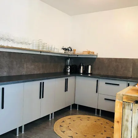 Bed & Breakfast Justbeandbeibiza *